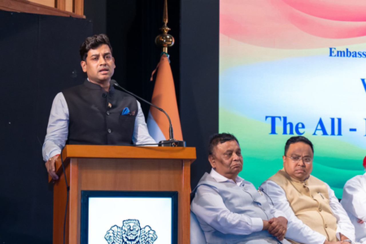காங்கிரஸ் கட்சியின் எதிர்ப்புக்கு எதிரான ஸ்ரீகாந்த் ஷிண்டேவின் விமர்சனம்