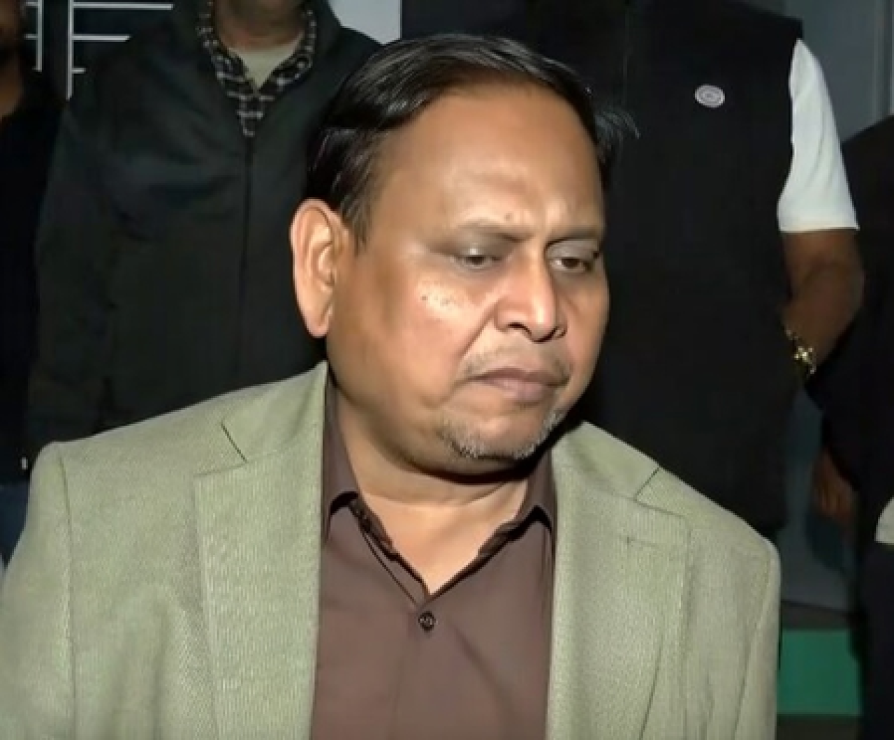யோகி ஆதித்யநாதின் கருத்துக்கு ஹுமாயூன் கபீர் எதிர்வினை