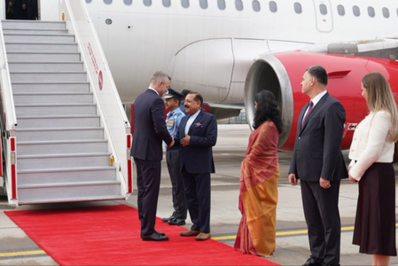 ஸ்லோவாகியாவின் அதிபர் பீட்டர் பெலெகிரினி, புதிய டெல்லியில் ஏஐ தாக்கம் சம்மிட் 2026-ல் பங்கேற்றார்