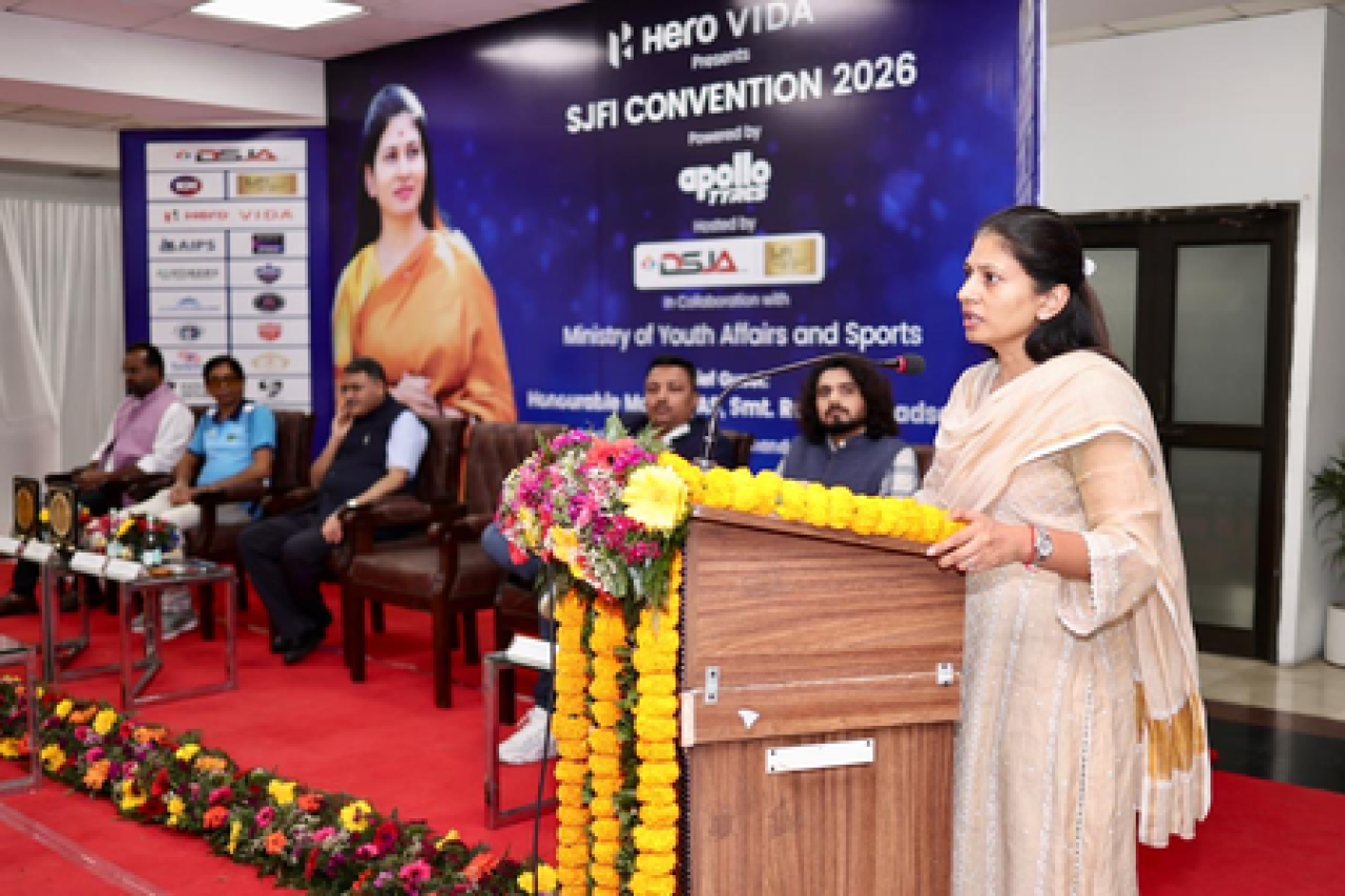 கிரிக்கெட்டுக்கு அப்பால் மற்ற விளையாட்டுகளுக்கு முக்கியத்துவம் அளிக்க வேண்டும்: ரக்ஷா காட்சே