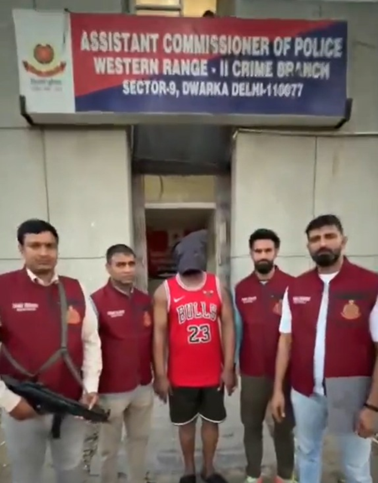 திலக் நகரில் நைஜீரிய மது விநியோகியை கைது செய்தது டெல்லி போலீசார்