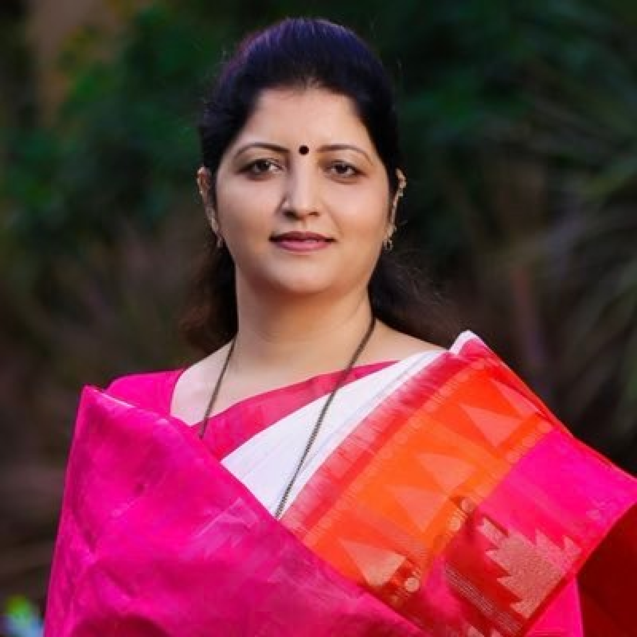 பெண்மணியாக இருப்பதால் குறிவைக்கப்படுகிறேன்: ரூபாலி சாகண்கர்