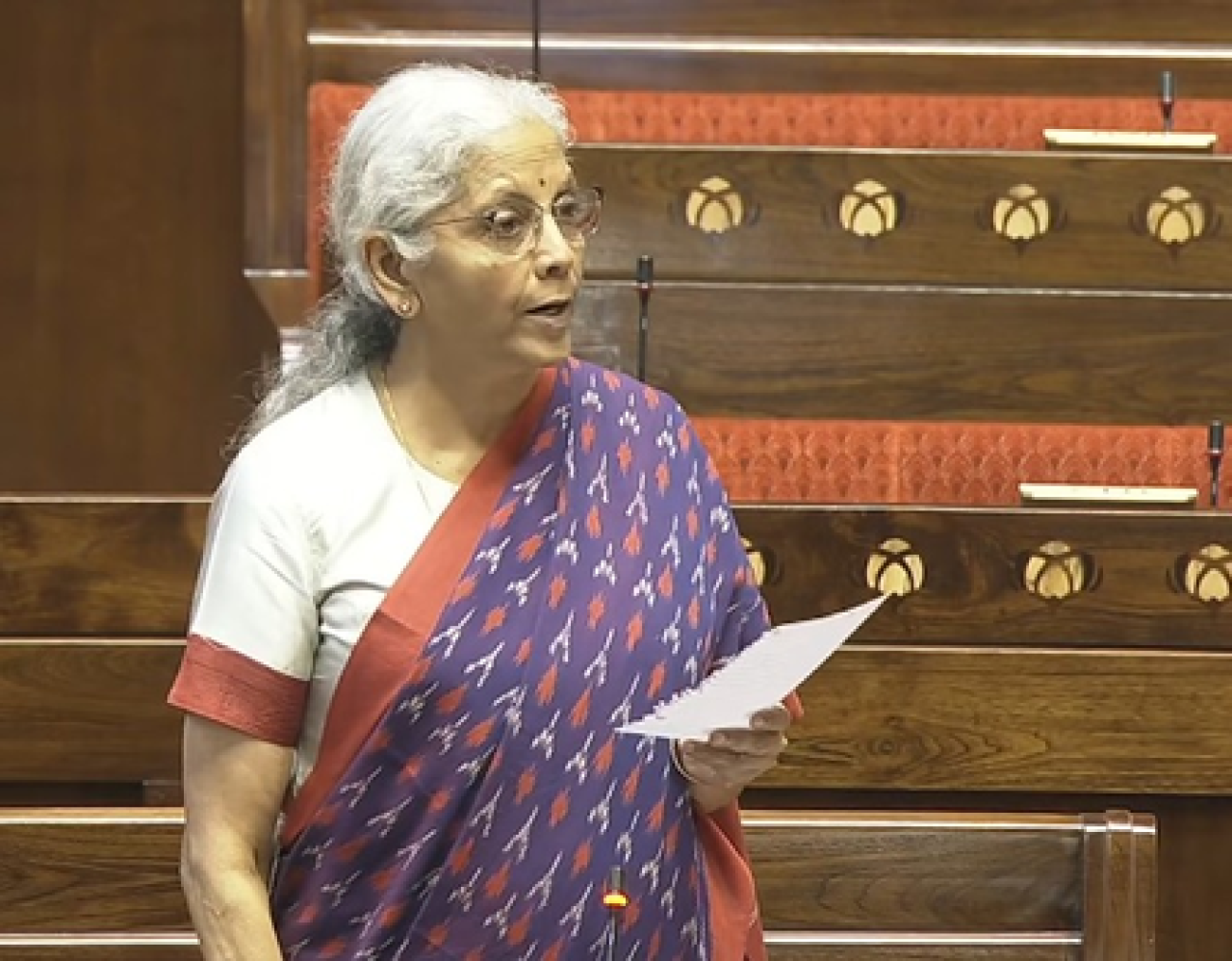 மாநிலசபையில் முக்கிய ஆவணங்கள் மற்றும் பெண்கள் பாதுகாப்பு விவாதம்