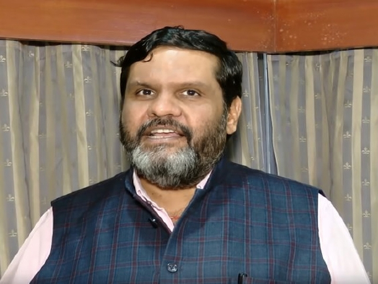 கமல்நாத் கூறிய எல்.பி.ஜி. குறைவு இல்லை கருத்துக்கு கவுரவின் பதில்