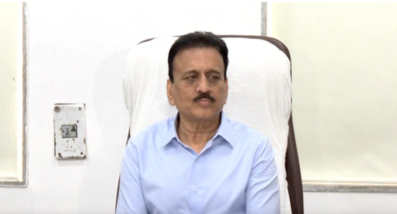 சிலர் நாட்டை மறந்து அதிகாரத்தை பிடிக்க முயல்கிறார்கள்: கிருஷ் மகாஜன்