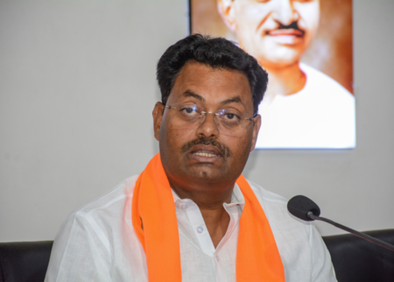நிதீஷ் குமார் புதிய அரசுக்கு வழிகாட்டுவேன் என்று உறுதி