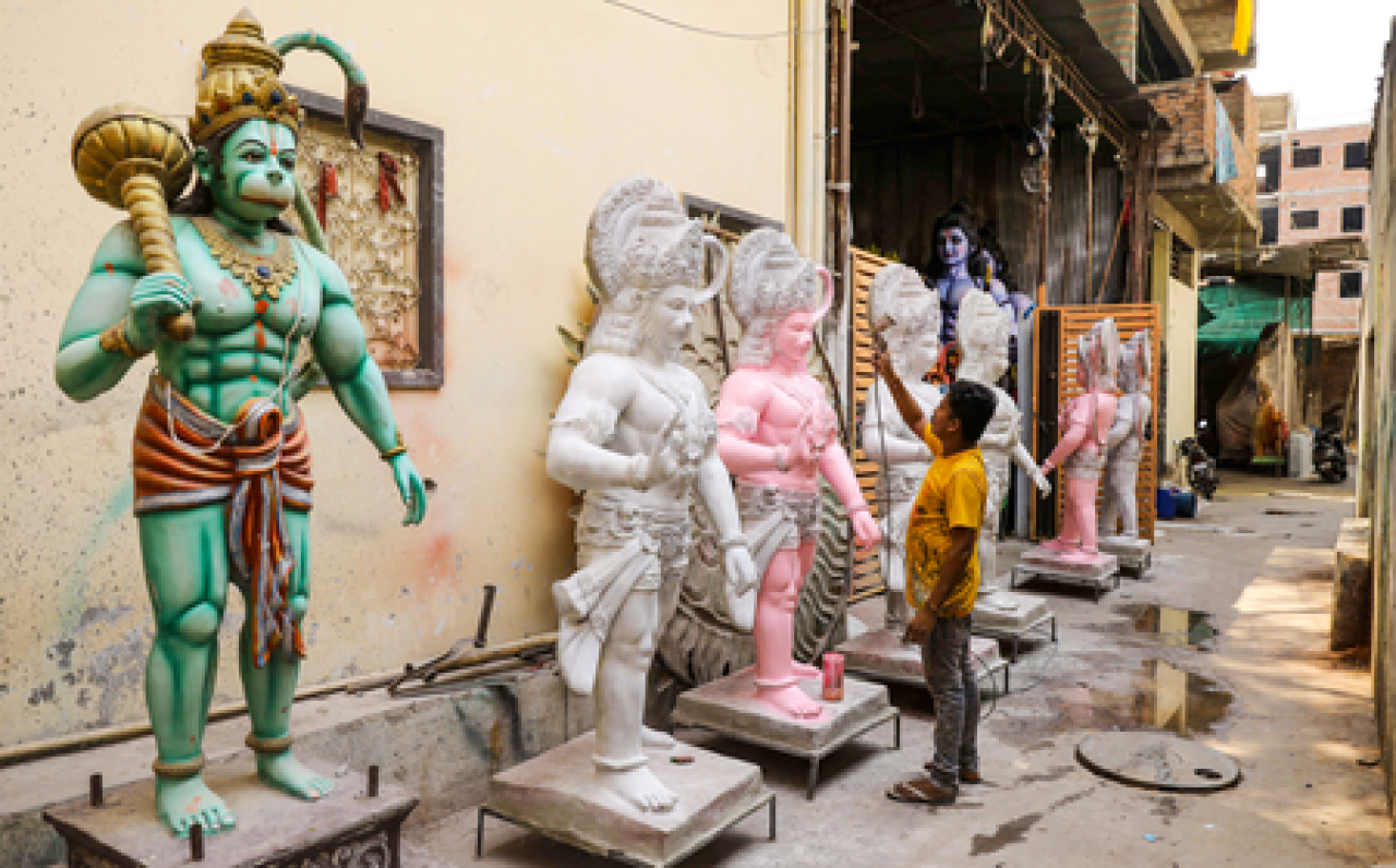 ஹைதராபாத்: ஹனுமான் ஜெயந்தி யாத்திரைக்கு போலீசார்களின் பாதுகாப்பு ஏற்பாடுகள்