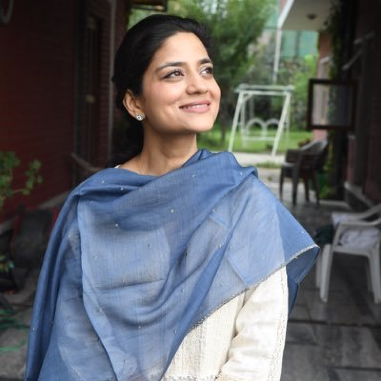 இல்திஜா மஃப்தி, முதல்வர் உமர் அப்துல்லாவின் மதுபானக் கொள்கையை விமர்சிக்கிறார்