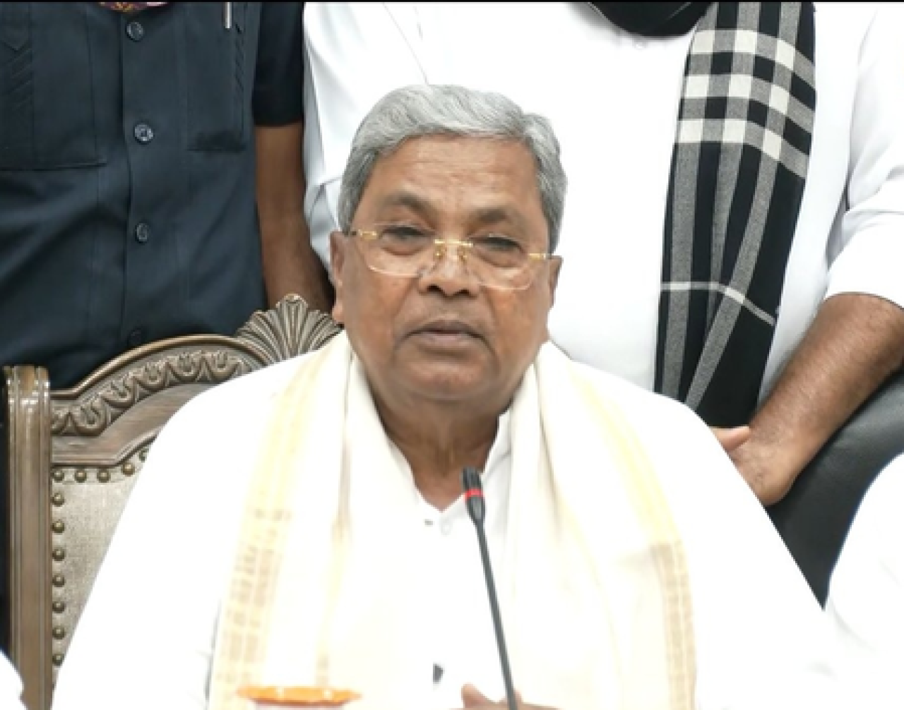 கன்னட அரசியலில் புதிய திருப்பம்: சித்தராமையா ராஜினாமா