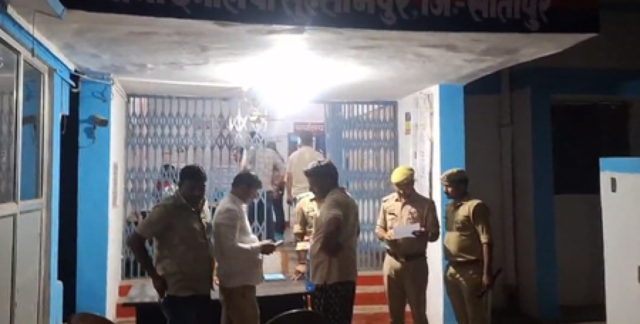 சீதாபூரில் மதுபான விற்பனையாளர் மீது கள்ளக்காரர்கள் தாக்குதல்