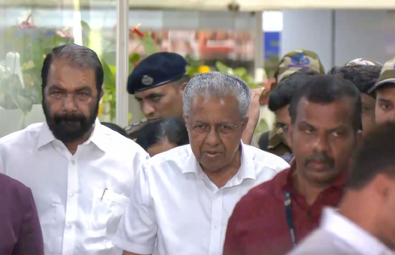 பினராய் விஜயனை எதிர்க்கட்சித் தலைவர் ஆக நியமிக்க எதிர்ப்பு