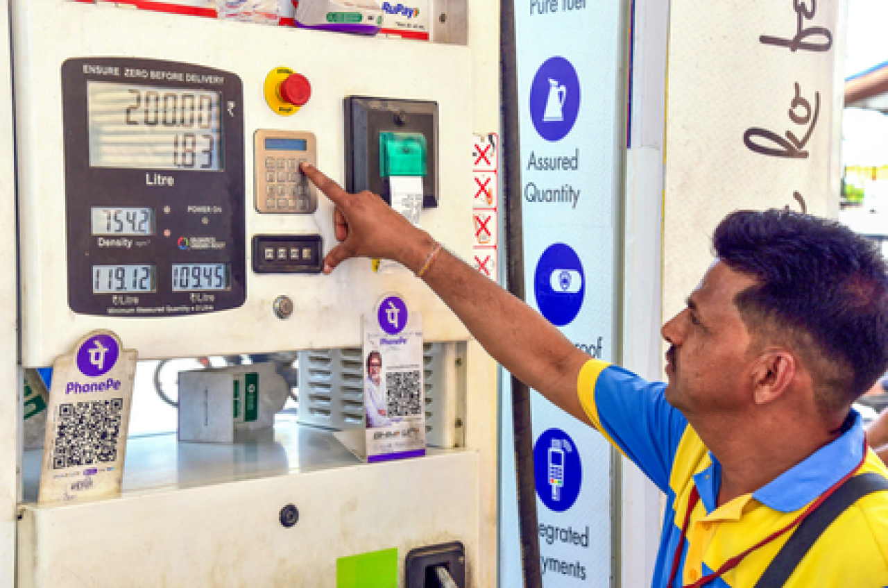 பெட்ரோல்-டீசல் ஜிஎஸ்டி உட்படுவதற்கான கோரிக்கை அதிகரிப்பு