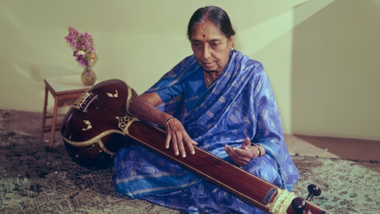 பெண்களுக்கான இசையின் புதிய பாதையை திறந்த ஹீராபாய் படோடேகர்