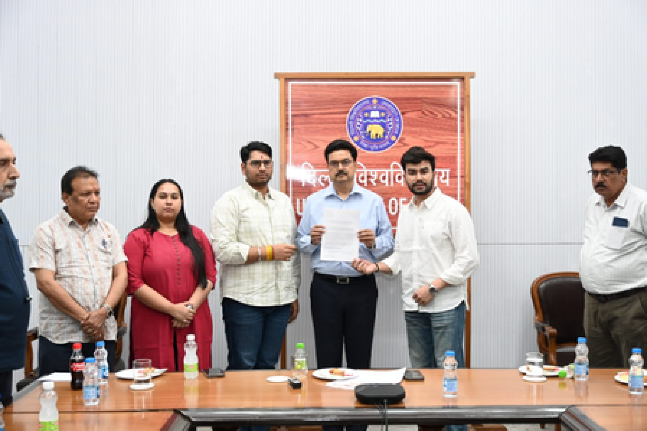மாணவர்களின் நலனுக்கான கோரிக்கைகளை முன்வைத்து அபாவிபின் மனு வழங்கல்