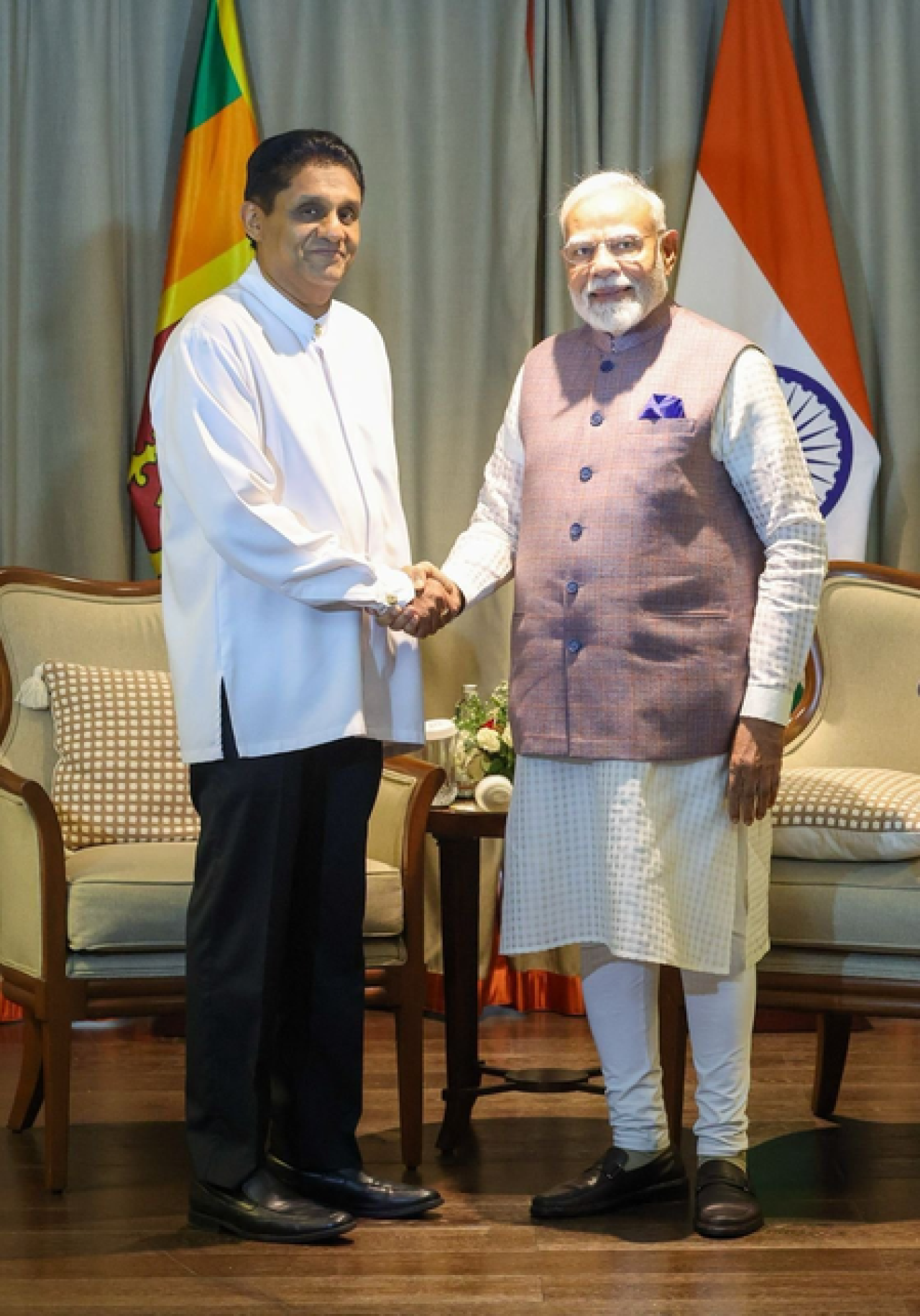 மேற்கு பெங்காலில் தேர்தல் முன்னேற்றங்கள்: இலங்கை எதிர்க்கட்சித் தலைவர் மோடியை வாழ்த்தினார்