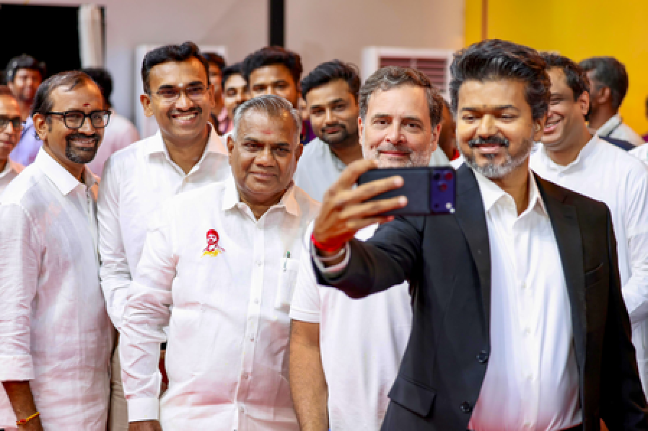 விஜய் முதல்வராக பொறுப்பேற்கும் போது திரையுலகில் மகிழ்ச்சி