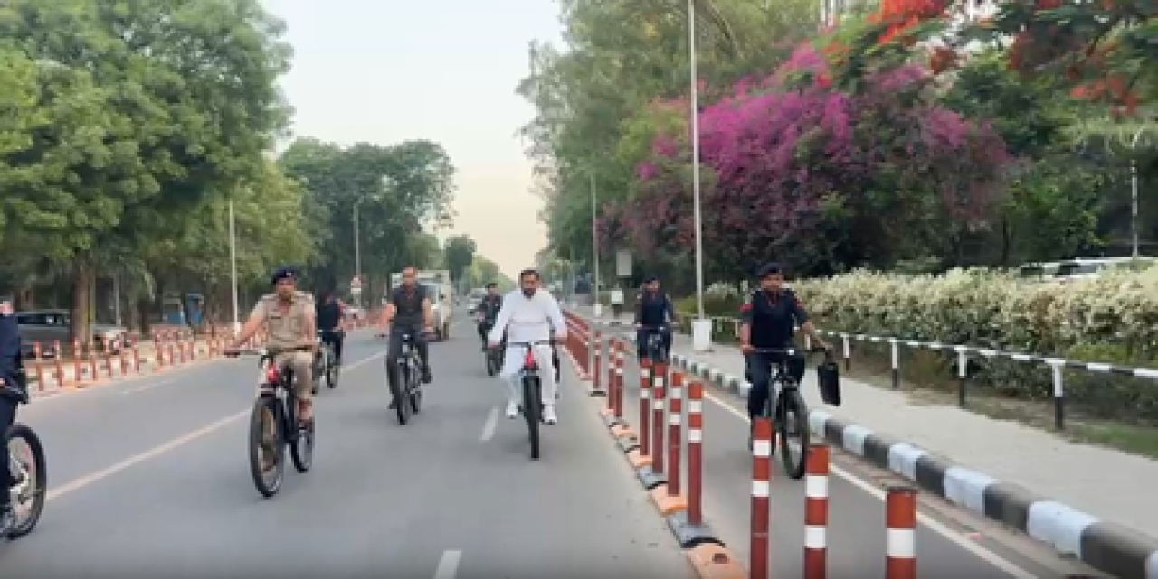 ஹரியாணா: முதல்வர் சைனி சைக்கிள் ஓட்டியுள்ளார்