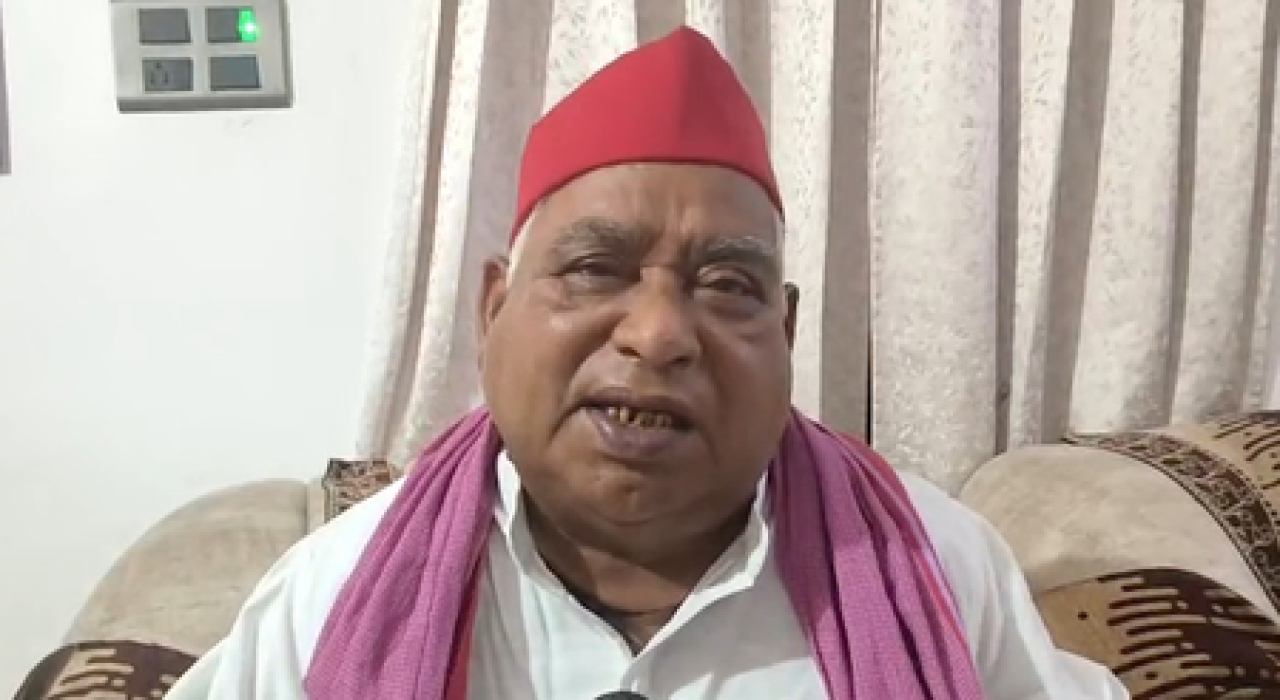 ஓம் பிரகாஷ் ராஜ்பூர் மீது சோசலிஸ்ட் கட்சியின் கடுமையான எதிர்வினை