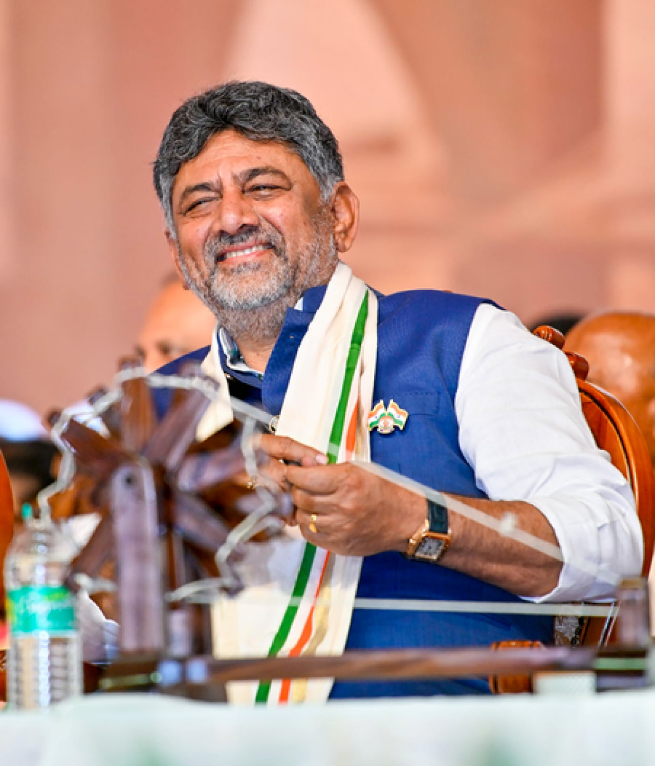 கெர்நாடகத்தில், சிவகுமார் பிதாதி திட்ட விவாதத்தில் குமாரசாமியின் சவாலை ஏற்றுக்கொண்டார்