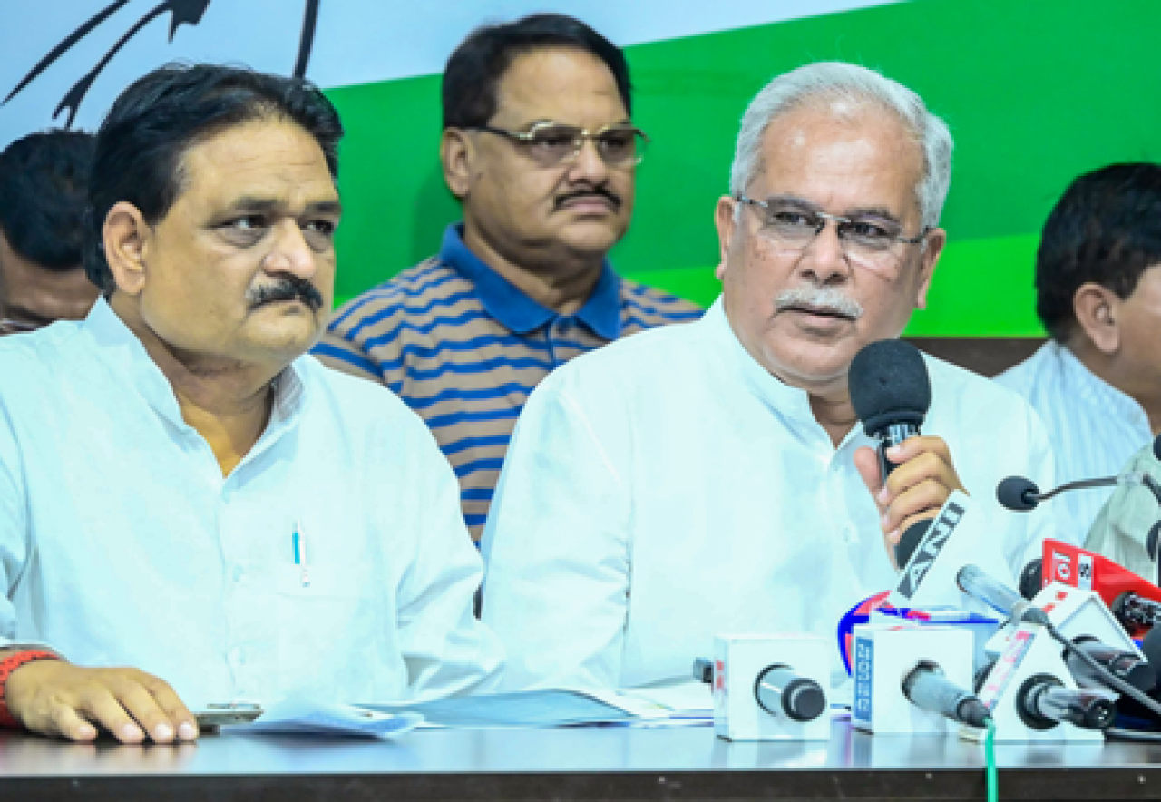 ஜார்கண்ட் மாநிலத்திற்கான காங்கிரஸ் கண்காணிப்பாளர்கள் நியமனம்  
META DESCRIPTION: காங்கிரஸ், ஜார்கண்ட் மாநிலத்திற்கான தேர்தலுக்கான கண்காணிப்பாளர்களை நியமித்துள்ளது.
