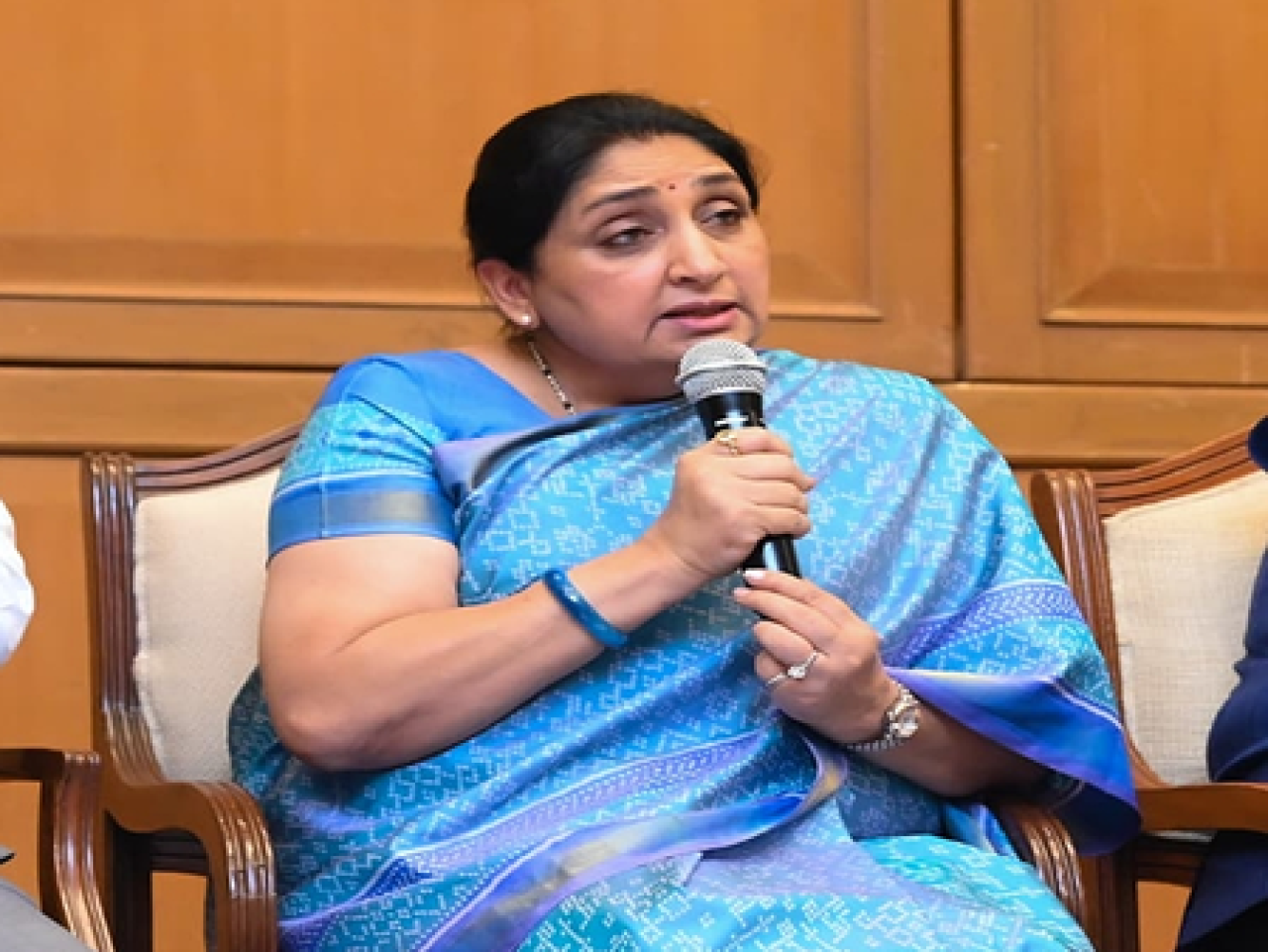 மகா யூதி அரசு மகாராஷ்டிராவின் முன்னேற்றத்திற்கு உறுதியாக உள்ளது
