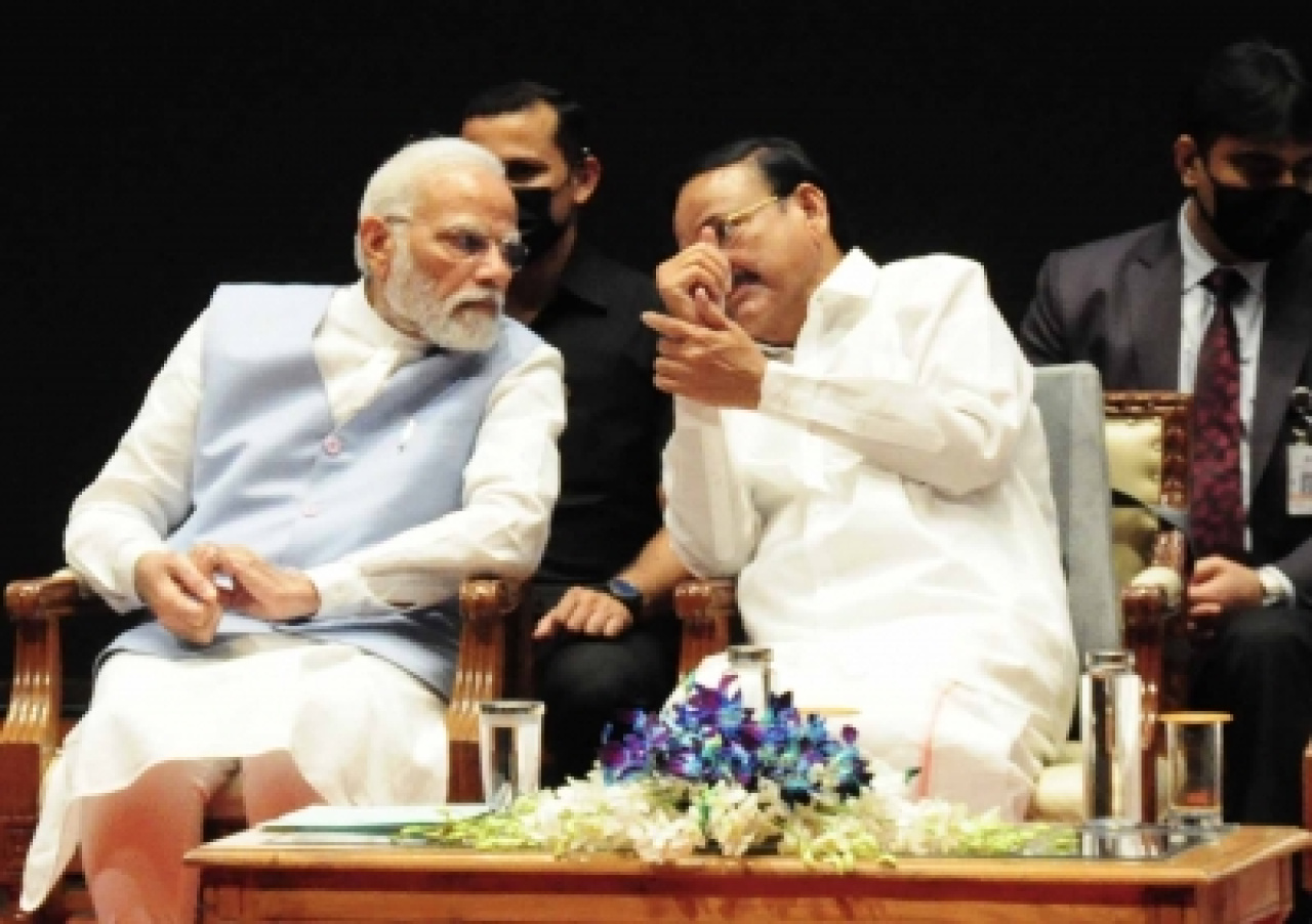 மோடியை இந்தியாவின் பக்ய விதாதா எனக் கூறிய வைகேய் நாயுடு