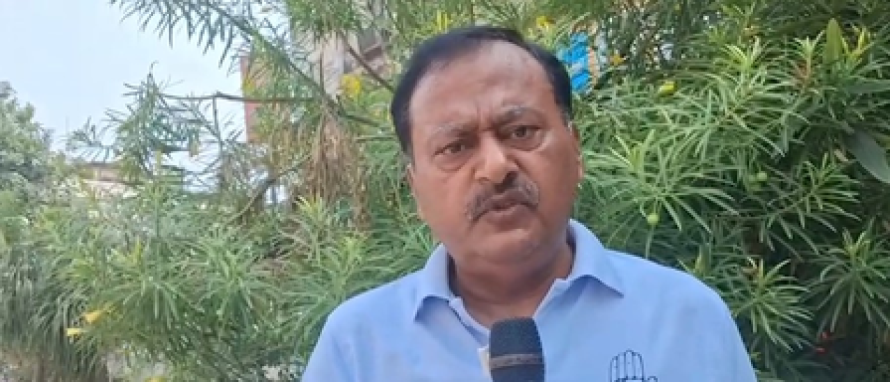 ராகுல் காந்தியின் ‘கும்சுடா’ போஸ்டரை மையமாகக் கொண்டு காங்கிரஸ் பேச்சாளர் ராஜ்பூத் அமித் ஷாவிடம் ராஜினாமா கோரினார்