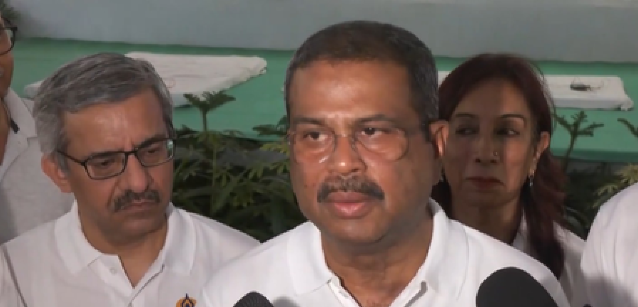 ரி-நீட் தேர்வு: மத்திய கல்வி அமைச்சர் தர்மேந்திர பிரதான், அனைத்து மாணவரும் பயம் இல்லாமல் தேர்வு எழுதுங்கள்