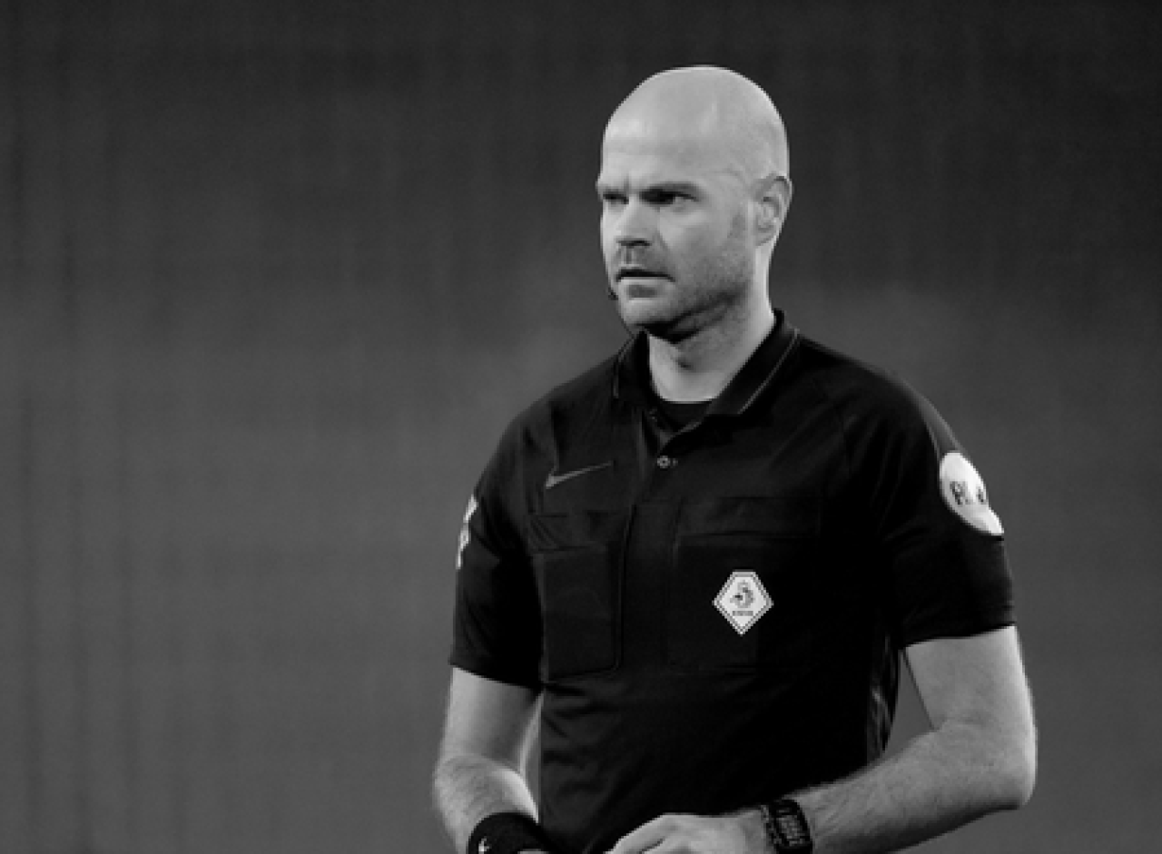 38 வயதில் Dutch referee ராப் டைபெரின்கின் மறைவுக்கு அஞ்சலிகள்