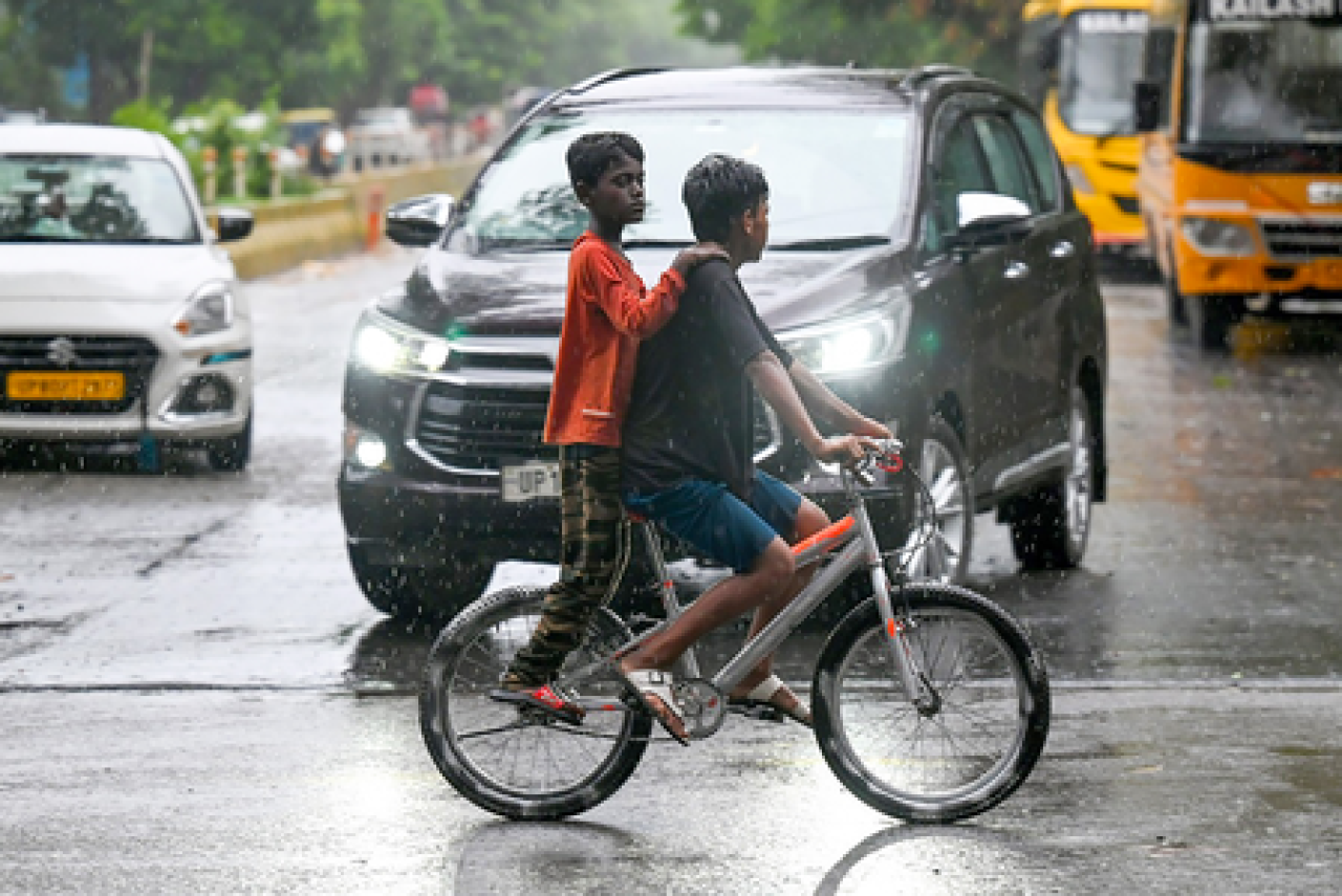 एनसीआर में मौसम रहेगा सुहावना, हल्की बारिश की संभावना