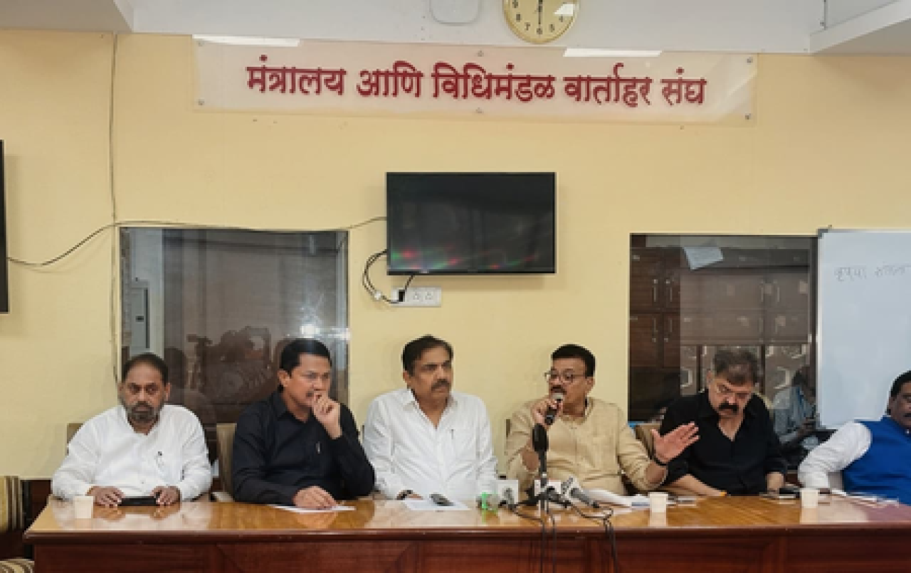 एमवीए ने ऋण माफी और विपक्ष के नेता की नियुक्ति में देरी को लेकर महाराष्ट्र सरकार की आलोचना की