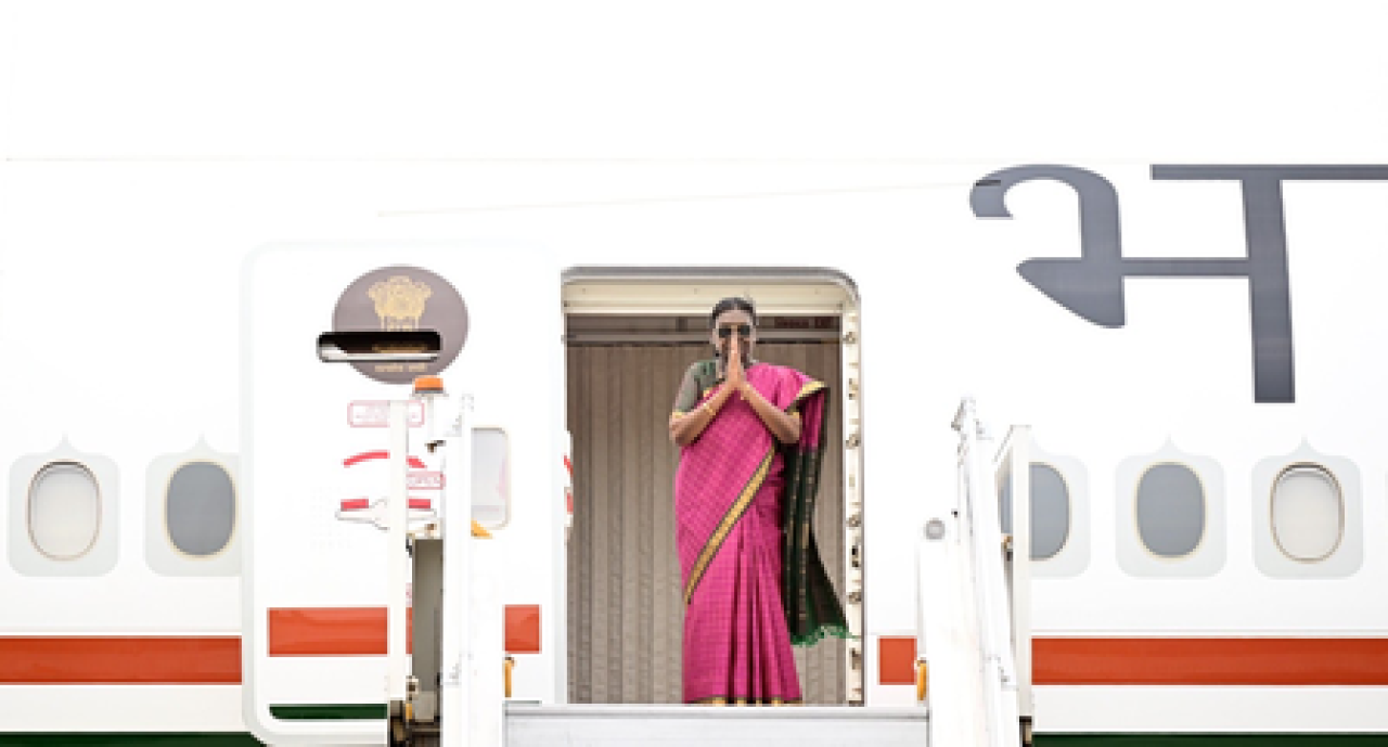 இந்திய ஜனாதிபதி த்ரௌபதி முர்மு மூன்று ஐரோப்பிய நாடுகளுக்கான பயணத்தை தொடங்கினார்