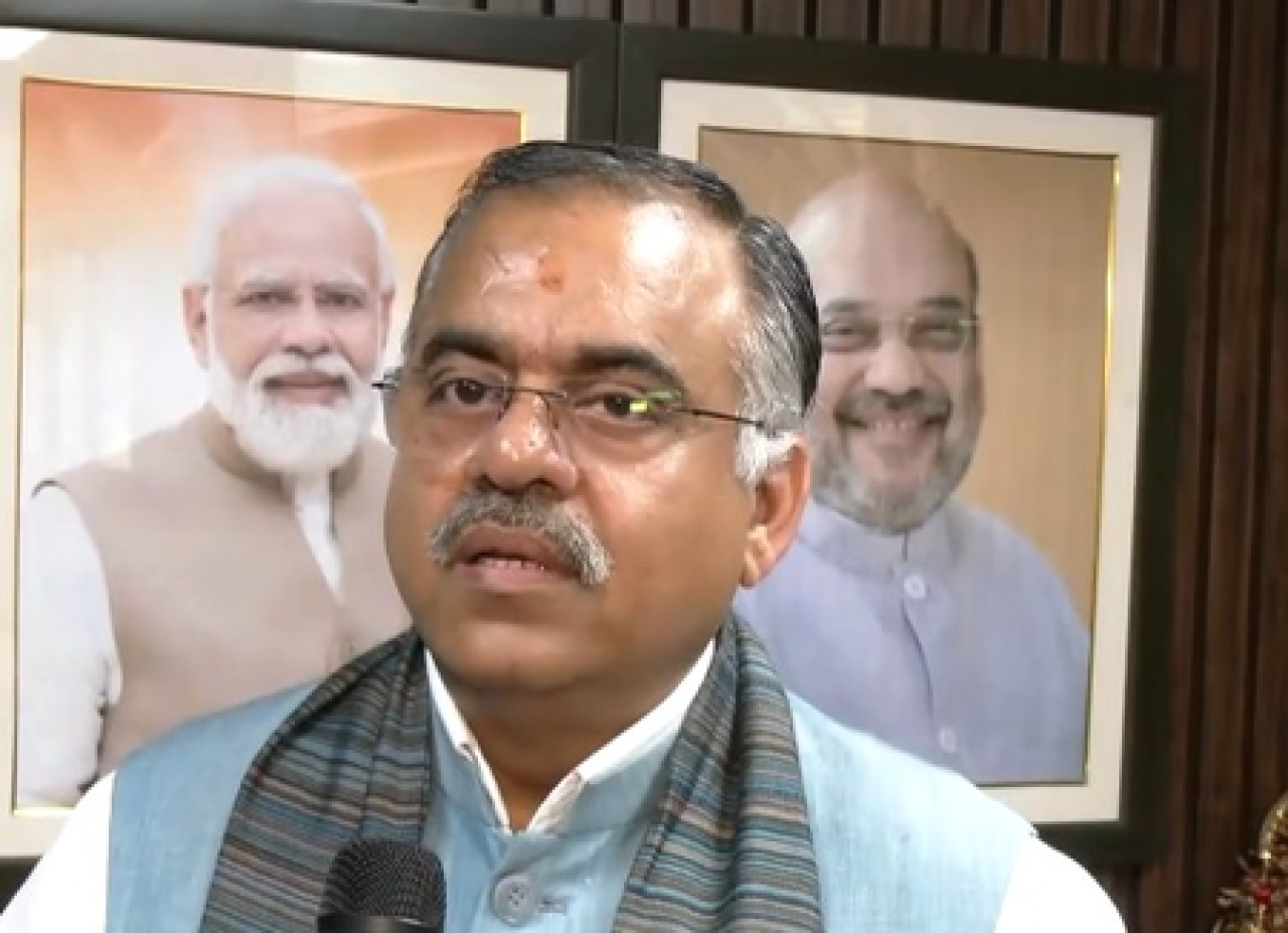 உமர் அப்துல்லா மீது தருண் சுகின் விமர்சனம்: வெளிநாட்டு தலைவர்களை பயன்படுத்தி குழப்பம் ஏற்படுத்த வேண்டாம்