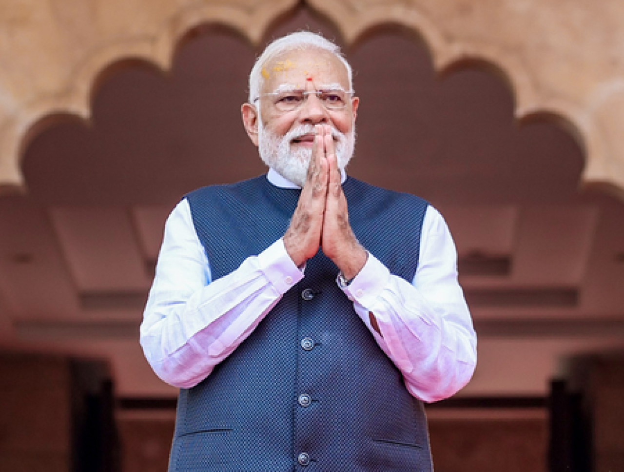 கல்வியால் அறிவு, திறமையால் வளர்ச்சி: பிரதமர் மோடி