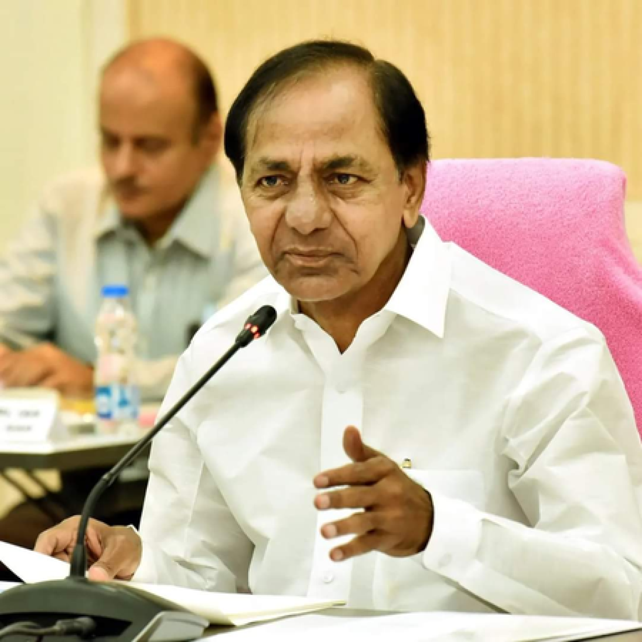 கேசிஆர் யஷோதா மருத்துவமனைக்கு சென்று சுதர்சன் ரெட்டி உடல்நிலை குறித்து விசாரித்தார்