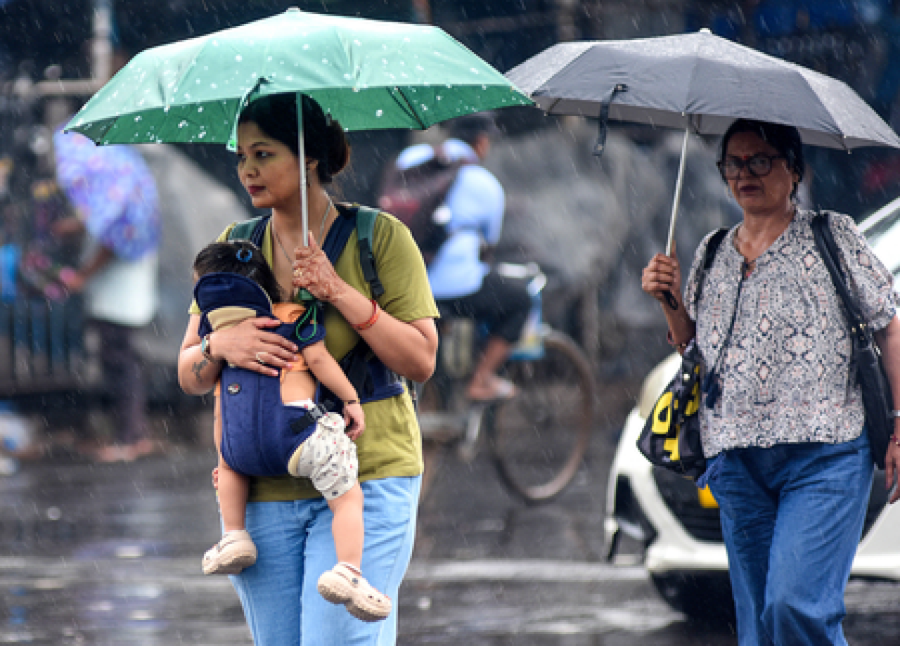 கொல்கத்தா மற்றும் தெற்கு பங்காளில் அடுத்த இரண்டு நாட்களுக்கு மழை தொடரும்: வானிலை துறை