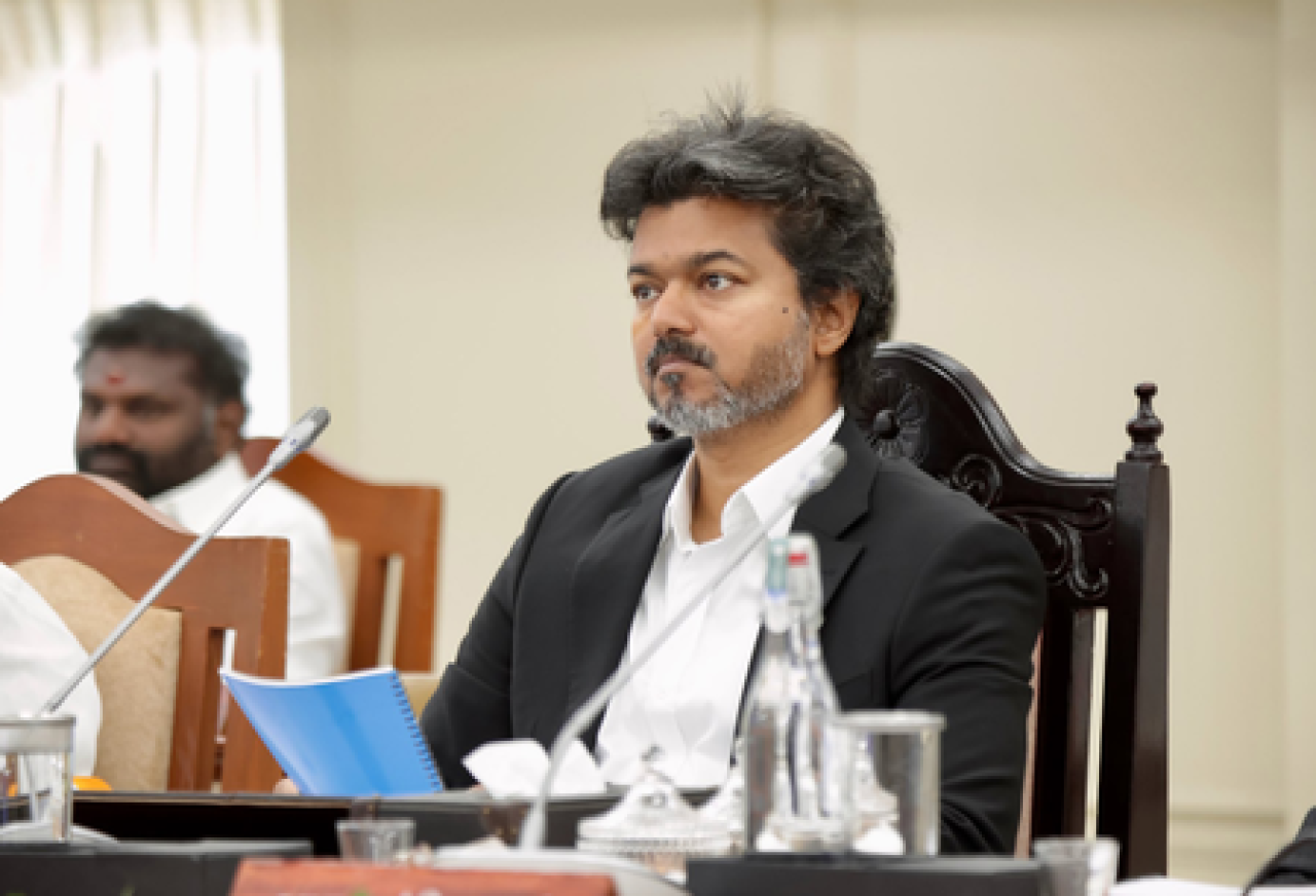 தமிழ்நாடு அரசு ஐஏஎஸ் மற்றும் ஐபிஎஸ் அதிகாரிகளின் பணியிட மாற்றம்
