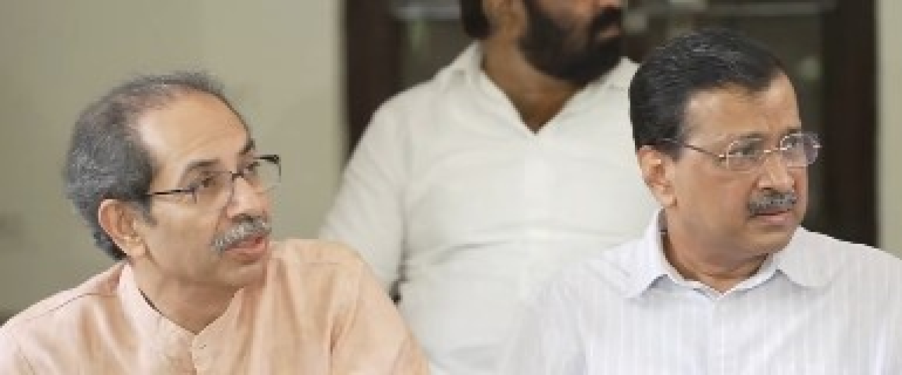 மாணவர்களின் போராட்டத்திற்கு கெஜ்ரிவால் மற்றும் உத்தவ் தாகரே ஆதரவு மாணவர்களின் போராட்டத்திற்கு கெஜ்ரிவால் மற்றும் உத்தவ் தாகரே ஆதரவு