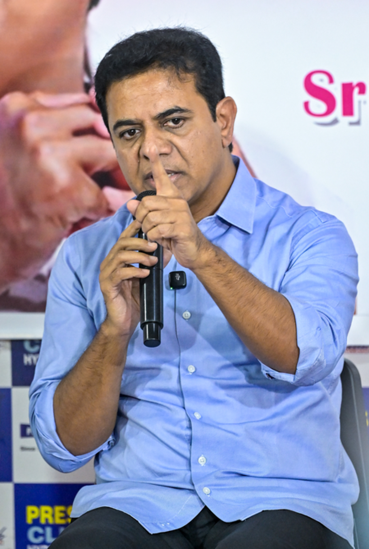 ராமா ராவ், முதல்வர் ரேவந்த் ரெட்டி மீது மன்னிப்பு கோருகிறார்