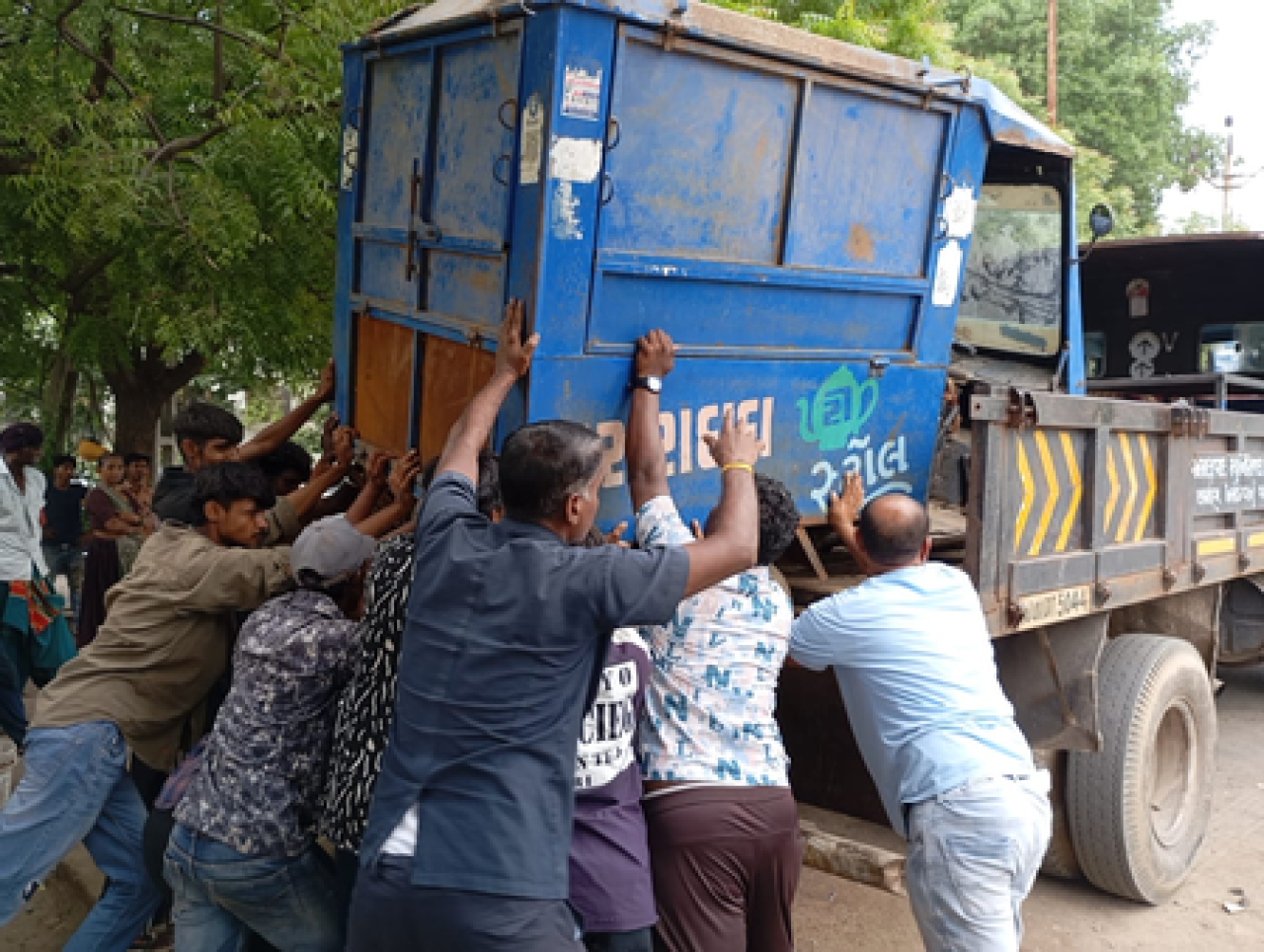 अहमदाबाद नगर निकाय ने 15 दिन में हजारों अतिक्रमण हटाए, 8.62 लाख रुपए का जुर्माना भी वसूला