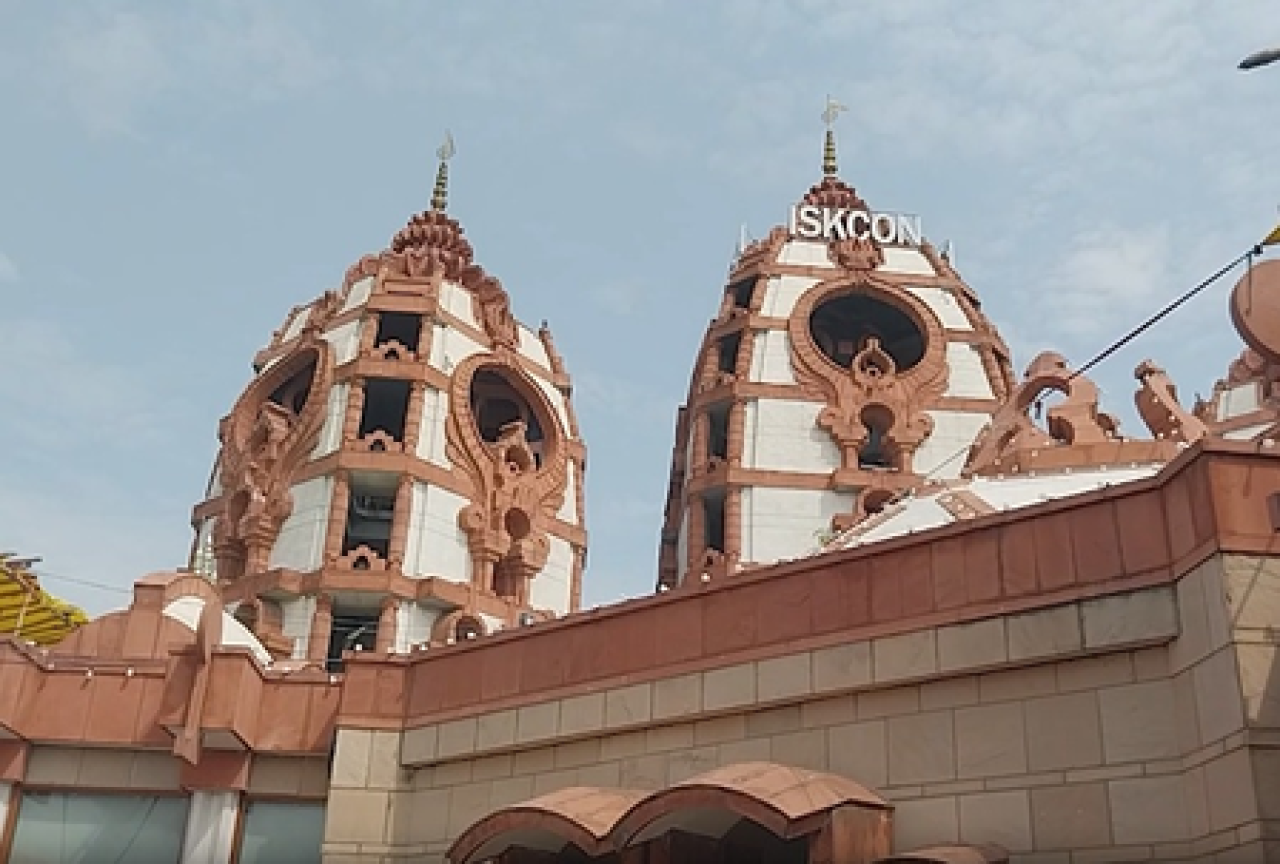 जन्माष्टमी को लेकर दिल्ली के इस्कॉन मंदिर में भव्य तैयारी, मोर-थीम पर होगी सजावट, 1008 व्यजनों का लगेगा भोग