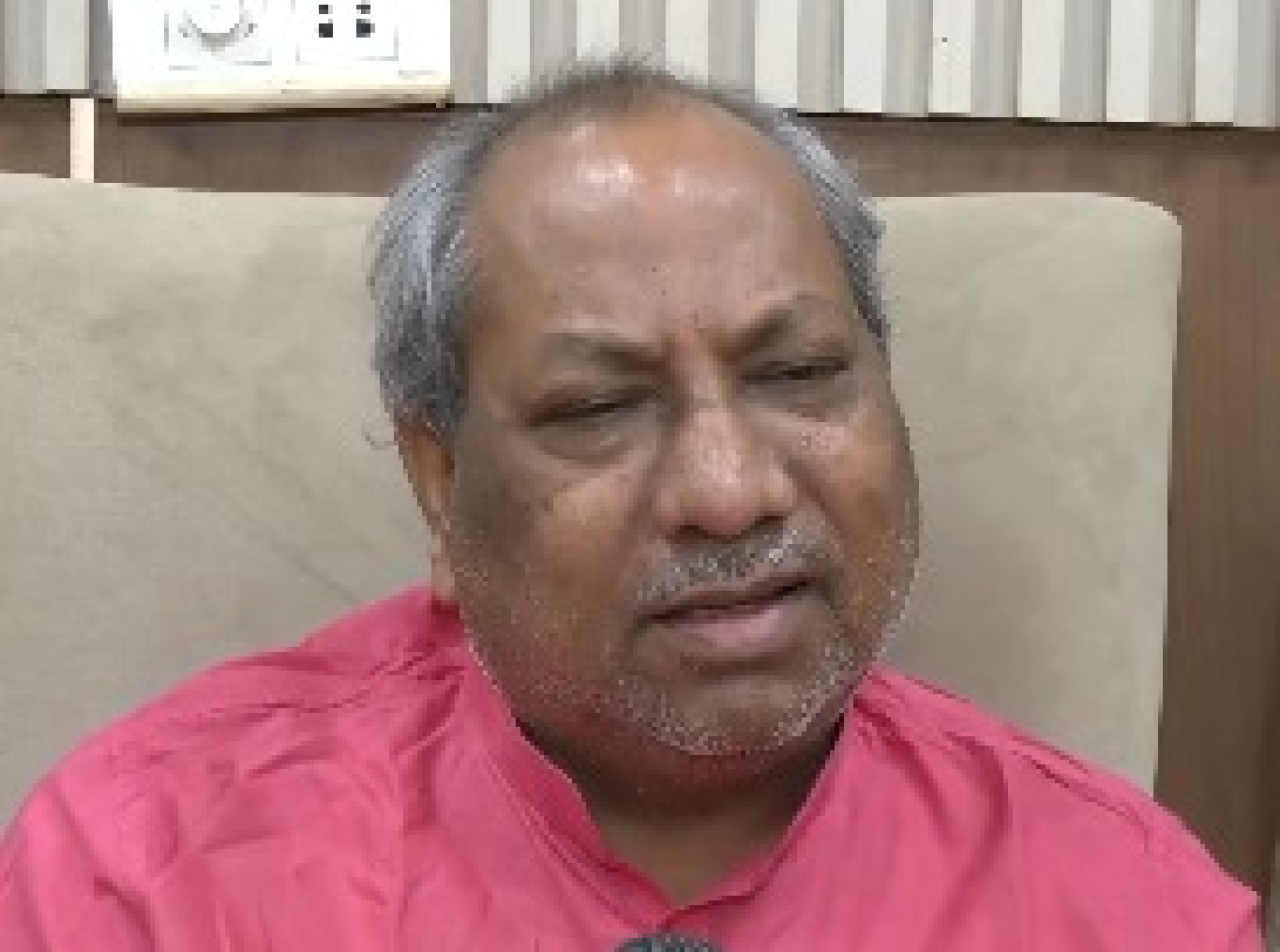 அகிலேஷ் யாதவ் மீது என்டிஏ தலைவர்களின் விமர்சனம்
META DESCRIPTION: அகிலேஷ் யாதவ் தேர்தலுக்கு முன்பே தோல்வியை ஏற்றுக்கொண்டதாக என்டிஏ தலைவர்கள் குற்றம் சாட்டினர்.