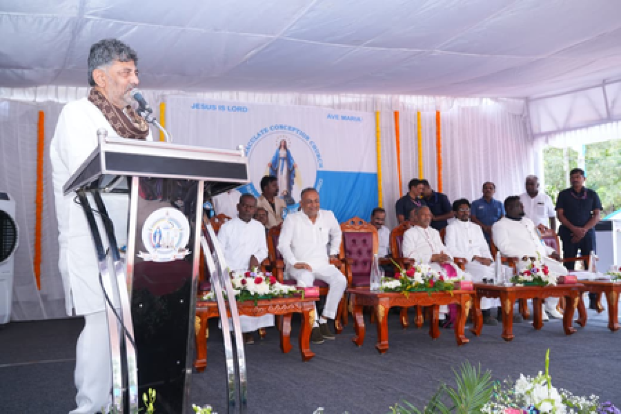 கேரளா முதல்வர்: சமத்துவம் மற்றும் சகோதரித்துவம் எங்கள் வாழ்க்கையின் அங்கமாக இருக்க வேண்டும்