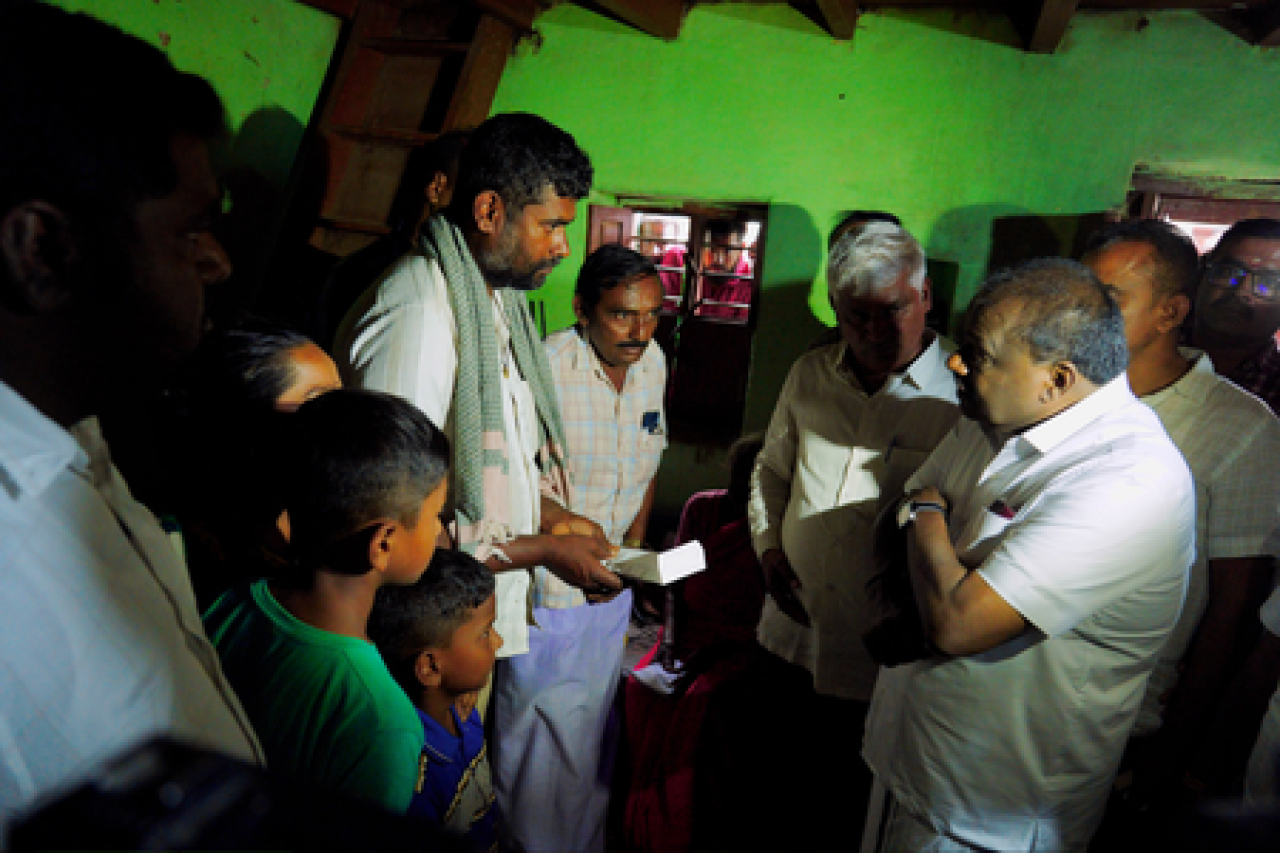 மாண்ட்யாவில் விவசாயி தம்பதியின் தற்கொலை: குமாரசாமி காங்கிரஸ் அரசை குற்றம் சாட்டினார்