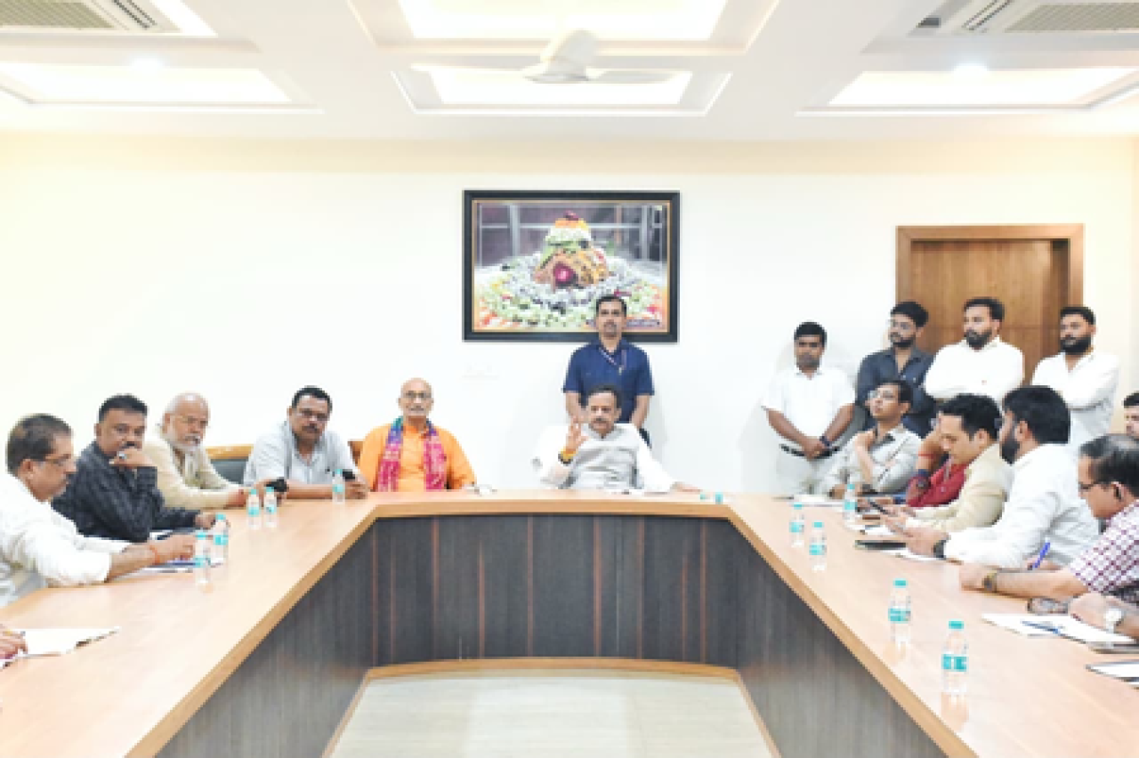 ரிவாவில் வெள்ளத்திற்குப் பிறகு துணை முதல்வர் ராஜேந்திர ஷுக்லா நீண்டகால திட்டம் குறித்து ஆலோசனை