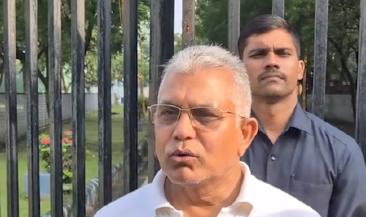 कांग्रेस ने बंगाल में जिंदा होने का सबूत देने के लिए दर्ज कराई धीरेंद्र शास्त्री पर एफआईआर