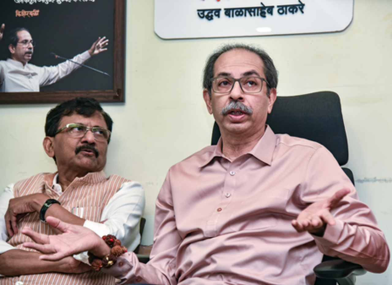 हिंदुत्व का टीका लगाकर सत्ता में आए लोगों ने अयोध्या में मर चुके कारसेवकों का खून बेचा: शिवसेना-यूबीटी
