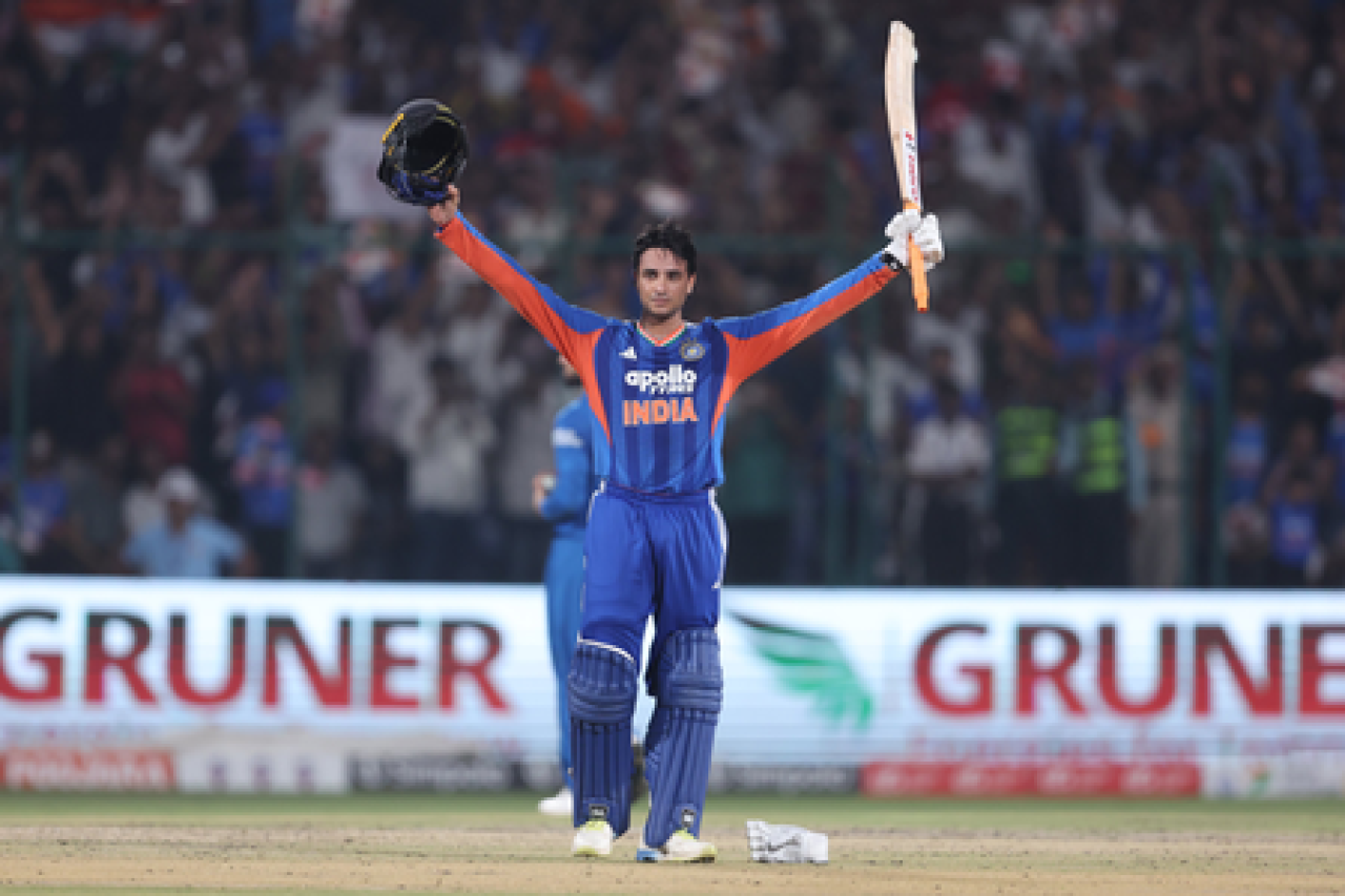 இந்தியாவின் அபிஷேக் ஷர்மா, ஆப்கானிஸ்தானுக்கு எதிரான T20 இல் மிக வேகமாக சதம் அடித்தார்