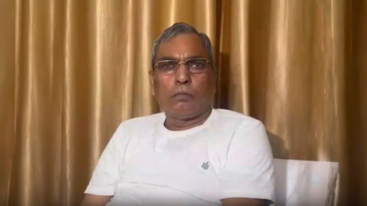 ஓம் பிரகாஷ் ராஜ்பர்: நீல உடை அணிந்து யாரும் தத்துவத்தை மாற்ற முடியாது