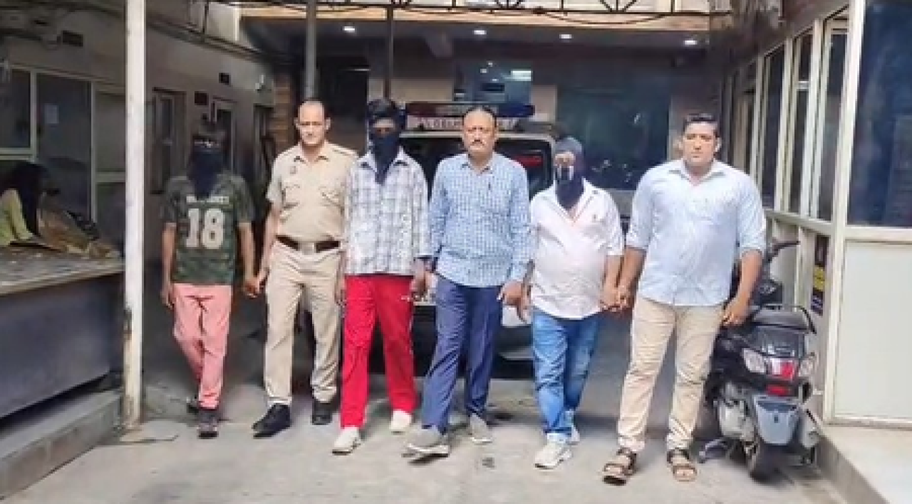 கुख்யாத் கொள்ளையர்களும், திருட்டு பொருட்களை வாங்கியவரும் கைது
